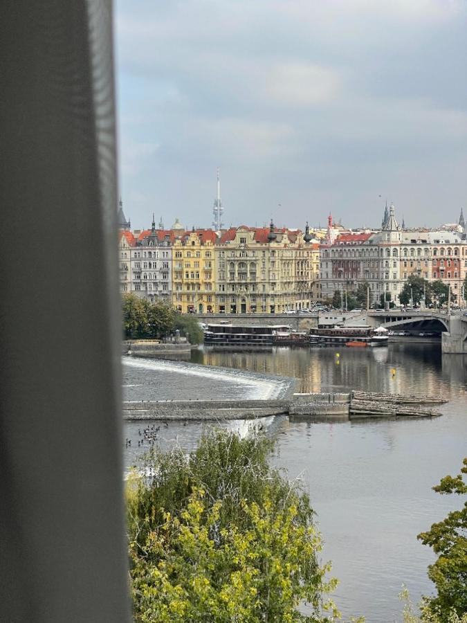 Janackovo Nabrezi 19 - Riverside Residence Prague Exterior photo